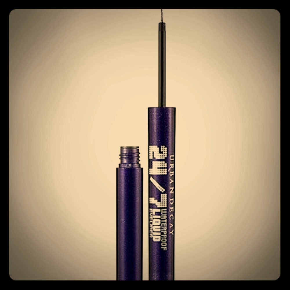 Urban Decay waterproof liquid eyeliner Retrograde